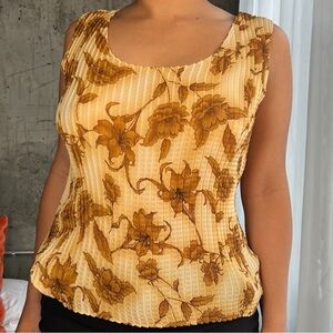 women’s vintage pleated top
